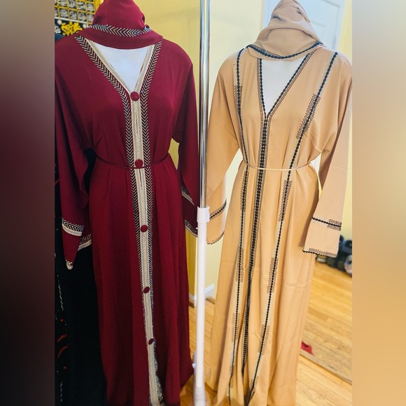 Abaya - Picture 1 of 2